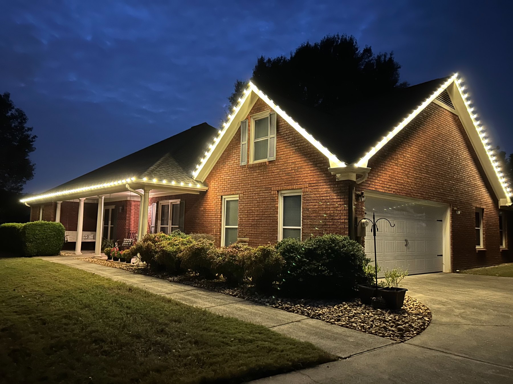 Simple professional Christmas light roofline installation